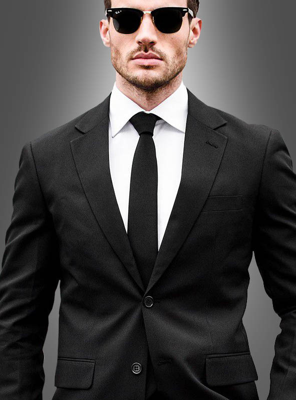 Schwarzer Anzug Von OppoSuits 2 Schwarzer Anzug Von OppoSuits – Bild 2